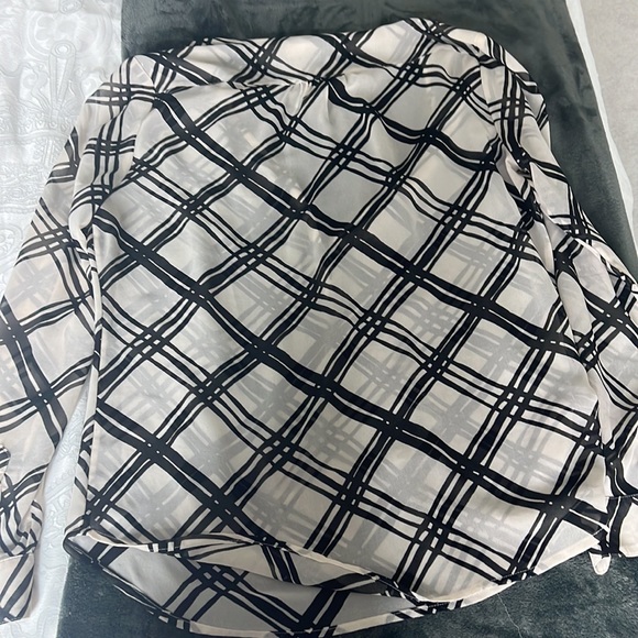 Cute sheer blouse - Picture 5 of 5